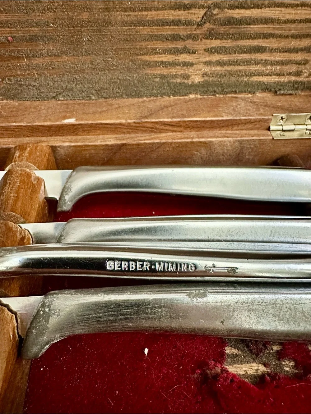 Vintage Gerber Miming Legendary Blades-Steak Knives-Set of 4-Original Walnut Box